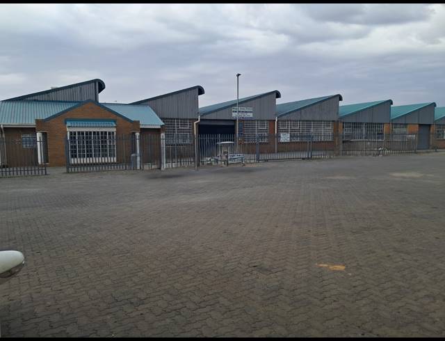 1,840M² WORKSHOP TO LET IN DUNCANVILLE